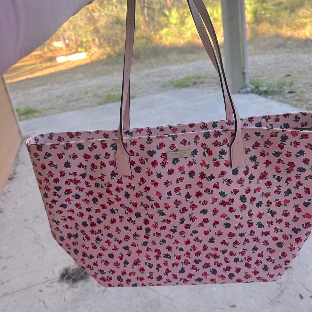 Kate Spade Floral bag-large never used
